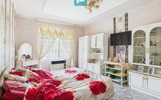 Casă cu 3 camere și teren generos lângă frontieră - Poză 4