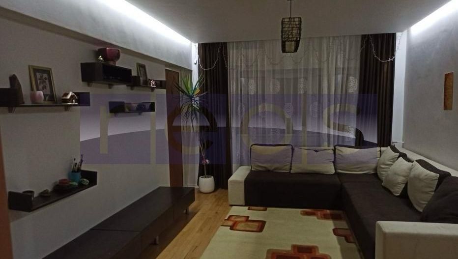 DE VANZARE APARTAMENT 4 CAMERE ZONA MOSILOR - Poză 3