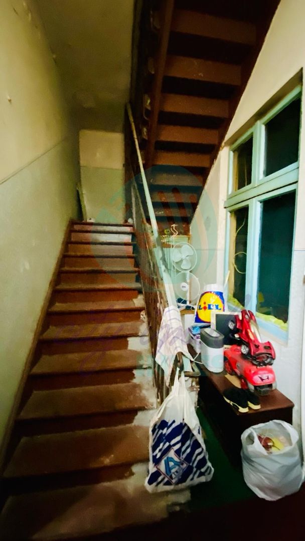 Casa singura in curte - Poză 14