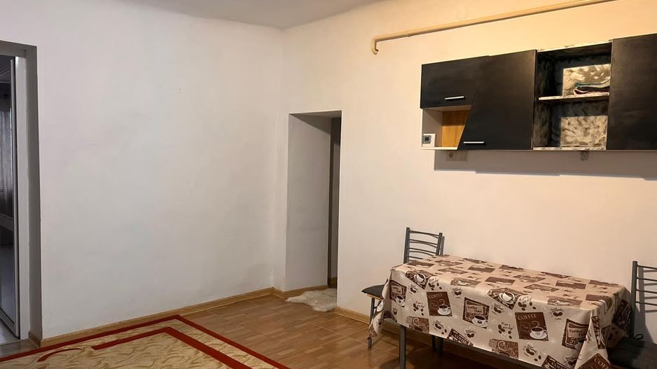 De vanzare – Apartament la casa, etaj 1, complet mobilat si utilat - Poză 4