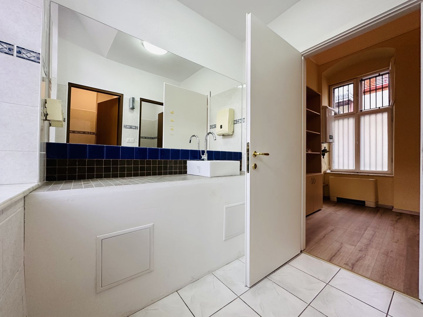 Spațiu Birouri de Închiriat cu Vedere Minunată în P-ta Unirii, Com 0% - Poză 13