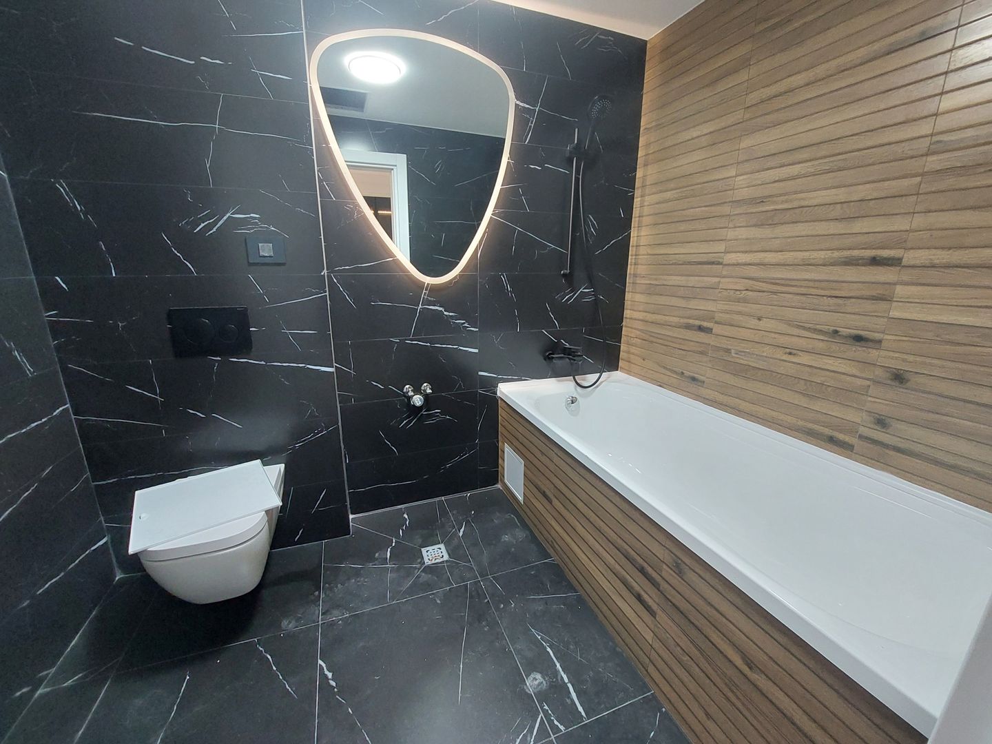 APROAPE metrou Berceni 2 cam decomandat 93500 E - Poză 1