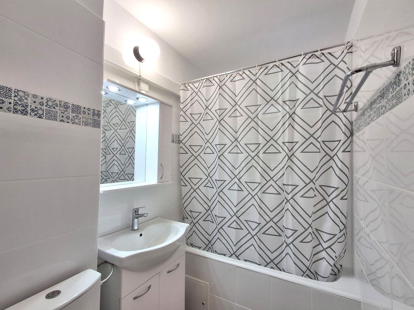 Apartament 2 camere renovat la 2 minute de metrou - Poză 12