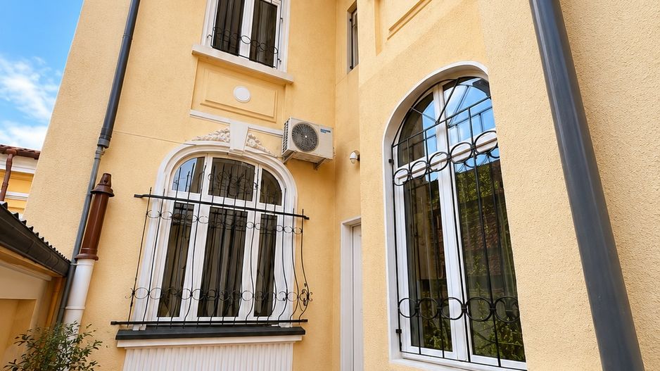 Oportunitate de investitie! Vila ultracentrala, zona Armeneasaca, com - Poză 2