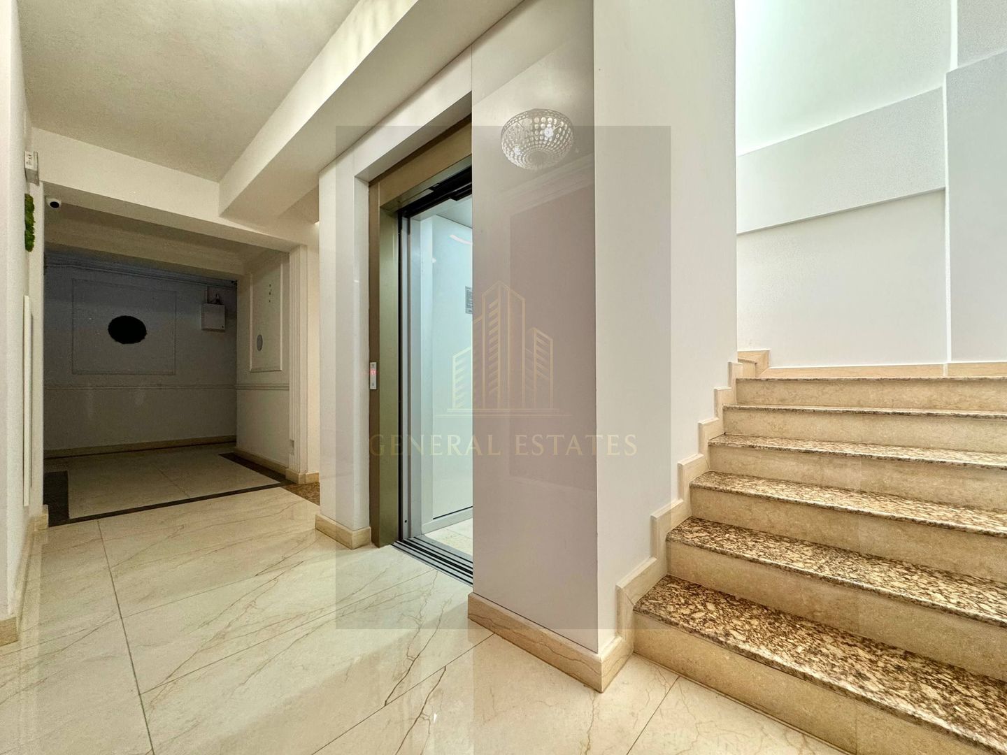 Vânzare apartament cu 2 camere, 67 m.p. - Complexul Royal Town. - Poză 17