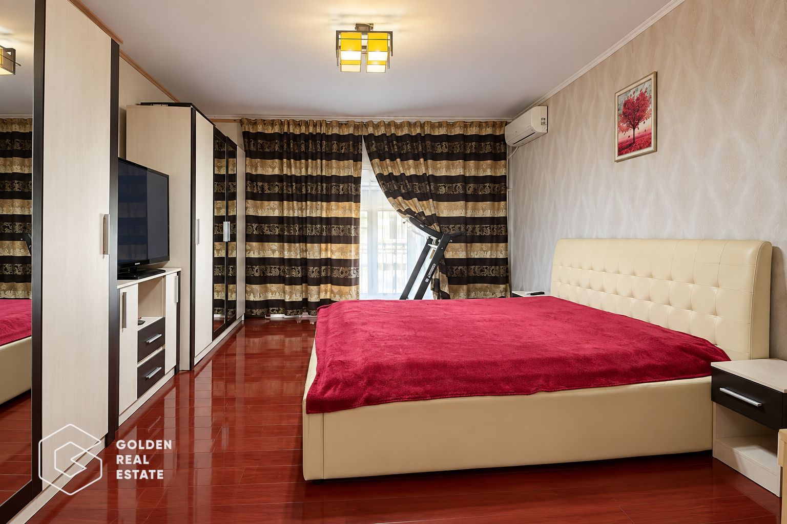 Casa individuala cu garaj si teren 556 mp, str Desseanu - Poză 6