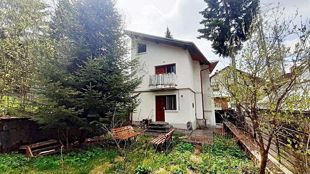 Predeal, casa de vacanta cu 5 camere si 630mp teren, 150000 euro - Poză 2