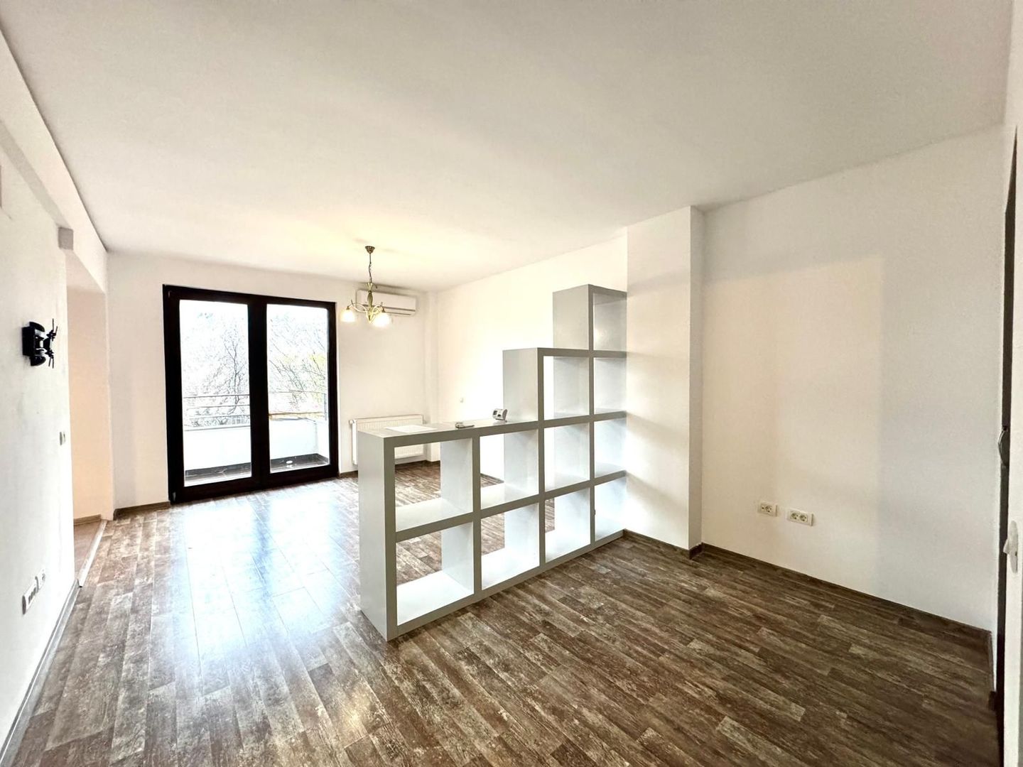 Apartament cu 1 camera - mobilat - bloc nou - etaj 2 -  Calea Sagului - Poză 3