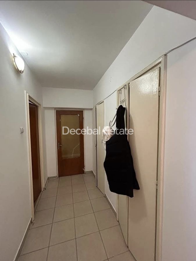Metrou 1 Decembrie - Apartament 2 camere decomandat, spatios, stradal - Poză 4