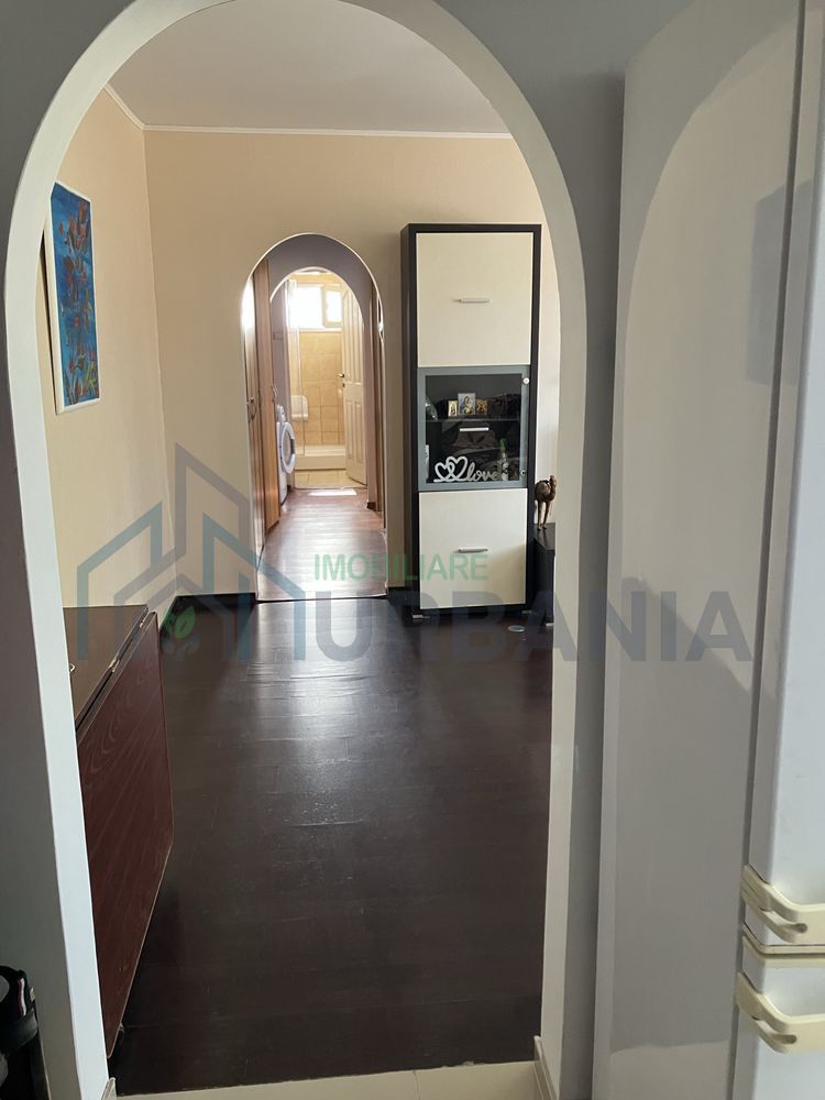 Apartament 3 camere, zona Mircea – Căutăm coleg de apartament - Poză 1