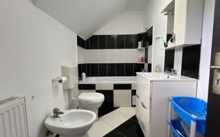 Casa de Vanzare la 10 km de Onesti - Poză 5