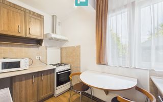 Casă cu 2 apartamente în Grădiște - Poză 9