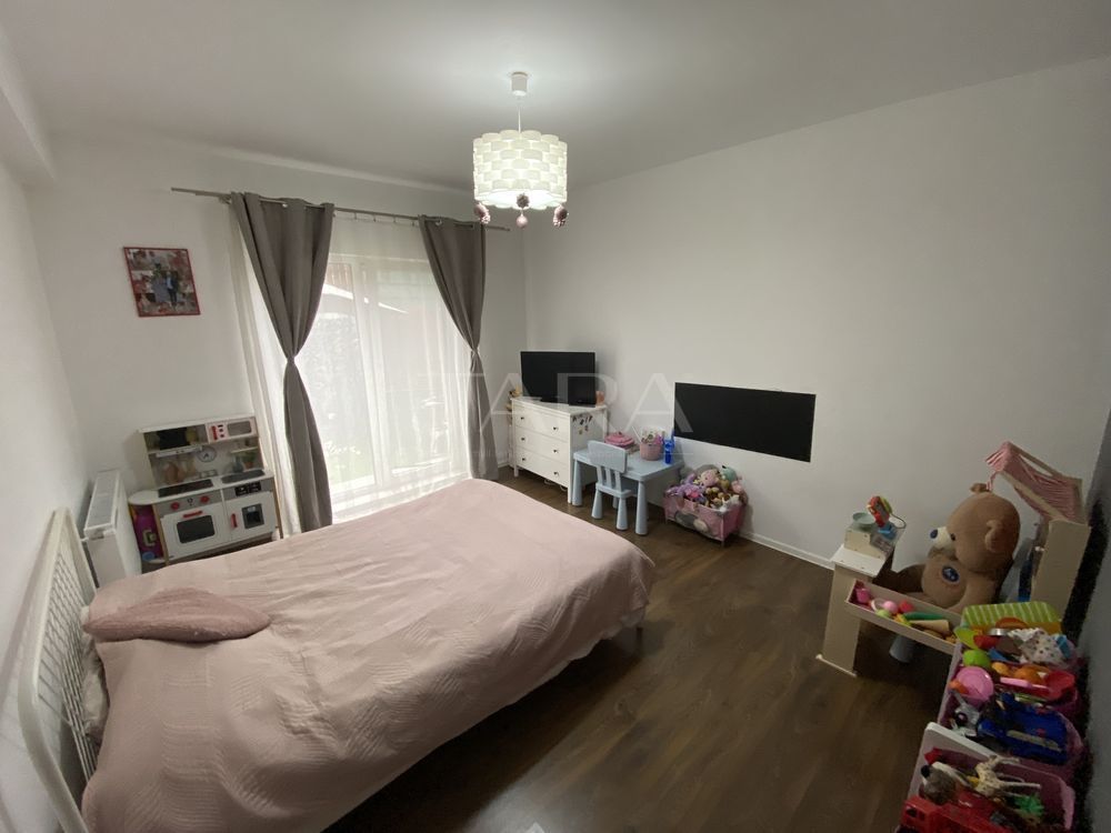 Apartament cu 3 camere, curte privată și parcare inclusă! - Poză 6