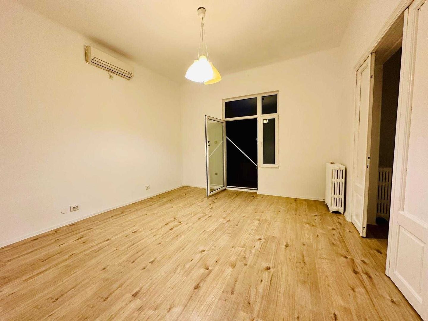 PIATA ROMANA, Proprietar , apartament 3 camere in vila - Poză 4