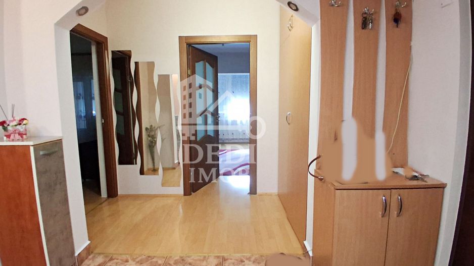 Apartament cu 3 camere de inchiriat zona Rogerius, Oradea - Poză 12