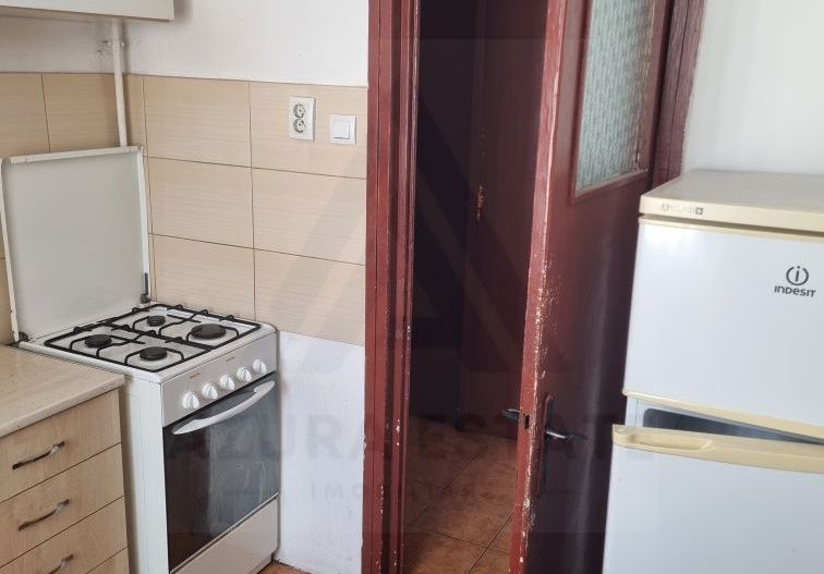 Apartament 2 camere 54 mp utili bucatarie inchisa etaj 3 zona Terezian - Poză 6