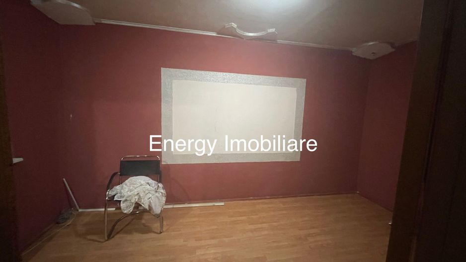 Apartament cu 3 camere,zona Dâmbul Pietros - Poză 4