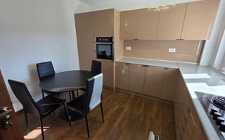 Apartament 3 camere de vânzare Păcii - Poză 1