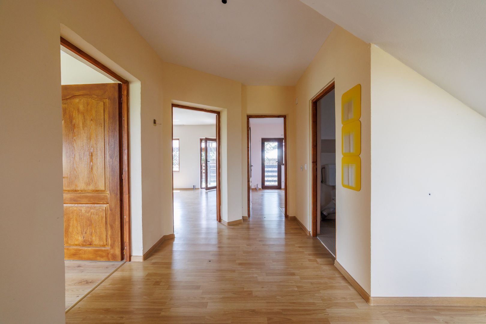 Casa P+M cu 4 camere si teren de 705 mp | Pitesti – Strada Zborului - Poză 3