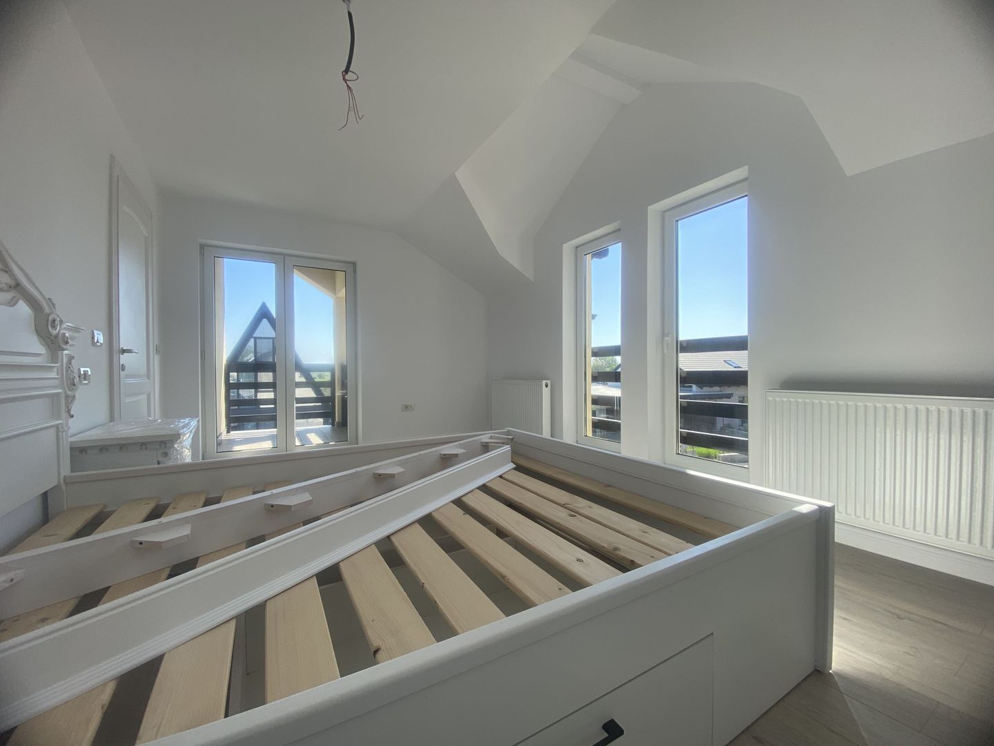 Liniste si confort! Vanzare casa la cheie, luminoasa in Priseaca! - Poză 6