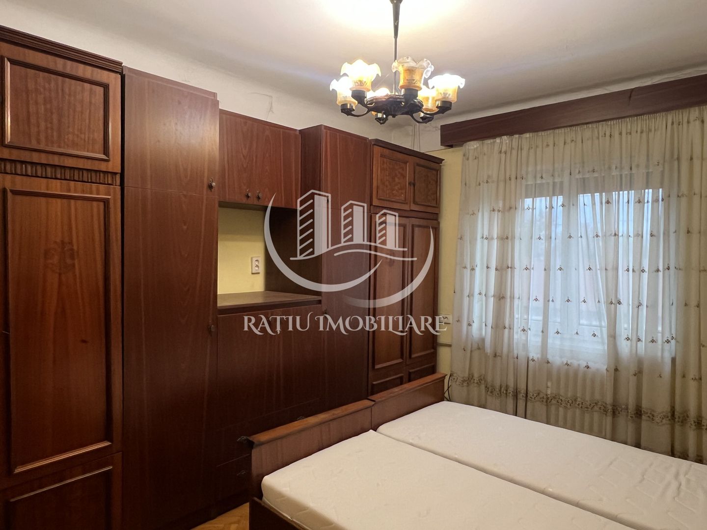 Apartament cu 2 camere | Parcare Supraterana | etajul 1 | Central | Oradea - Poză 9