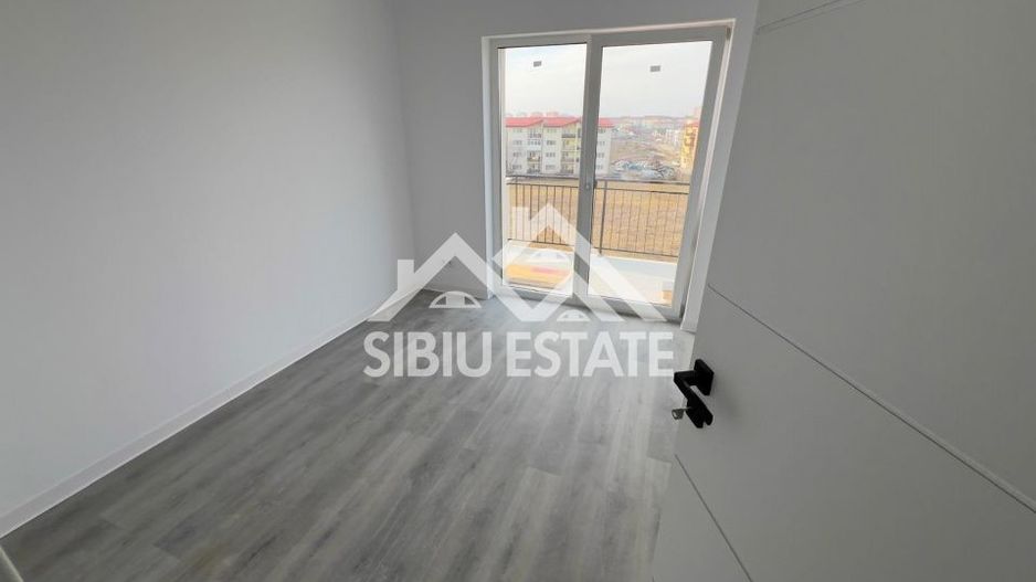 Apartament cu Gradina generoasa de 49 mp 3 camere, terasa, balcon - Poză 5