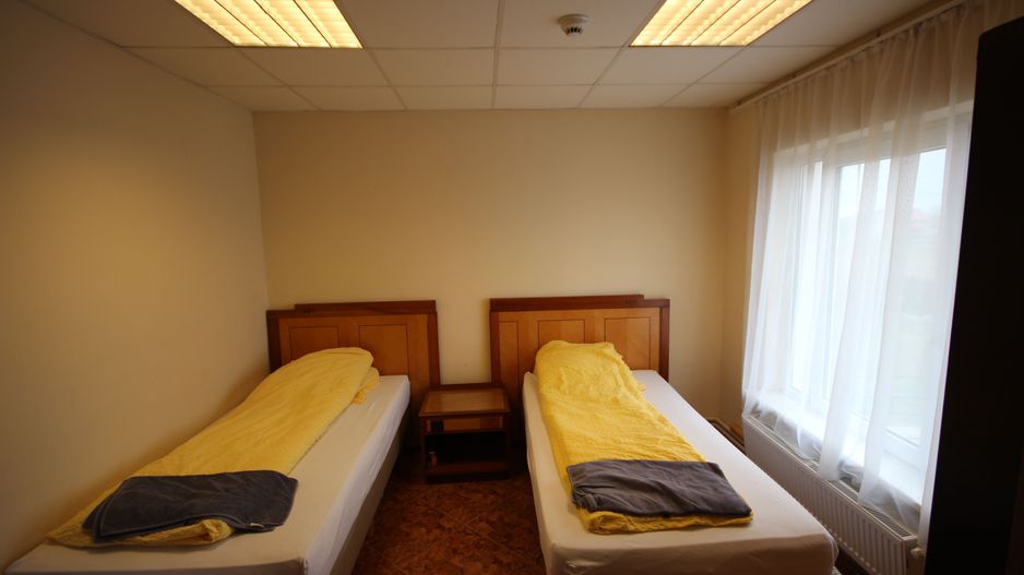 Vila  destinatie camin batrani - Poză 2