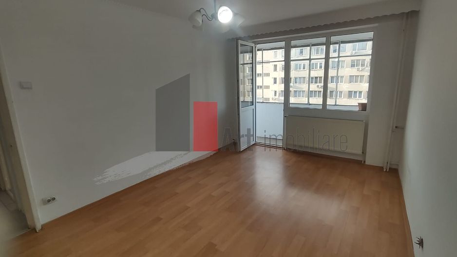 Vânzare apartament decomandat 3 camere cu centrală - Str. Baciului - Poză 1