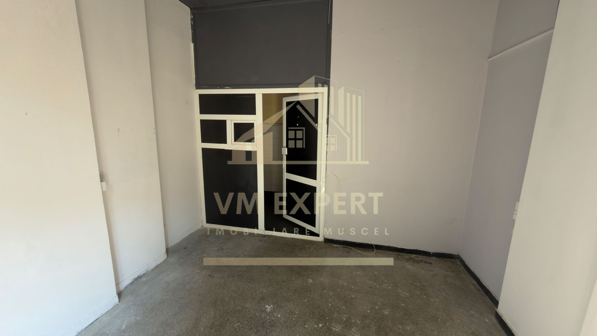 DE VÂNZARE – Două spații comerciale cu vitrină stradală, zona Turn – Câmpulung Muscel - Poză 5