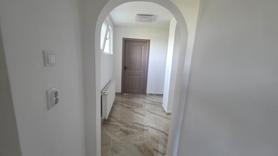 Apartament 2 camere, Bld. Brancoveanu, zona Huedin. - Poză 4