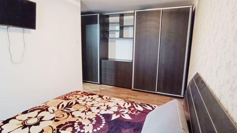 Apartament cu 3 camere pretabil birou sau locuinta in Brasov - Poză 2
