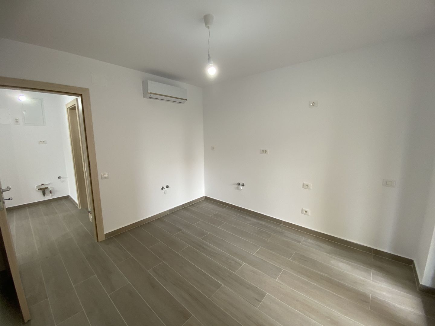 Spațiu comercial / Birouri de închiriat în Urban Plaza | Predare imediată - Poză 9