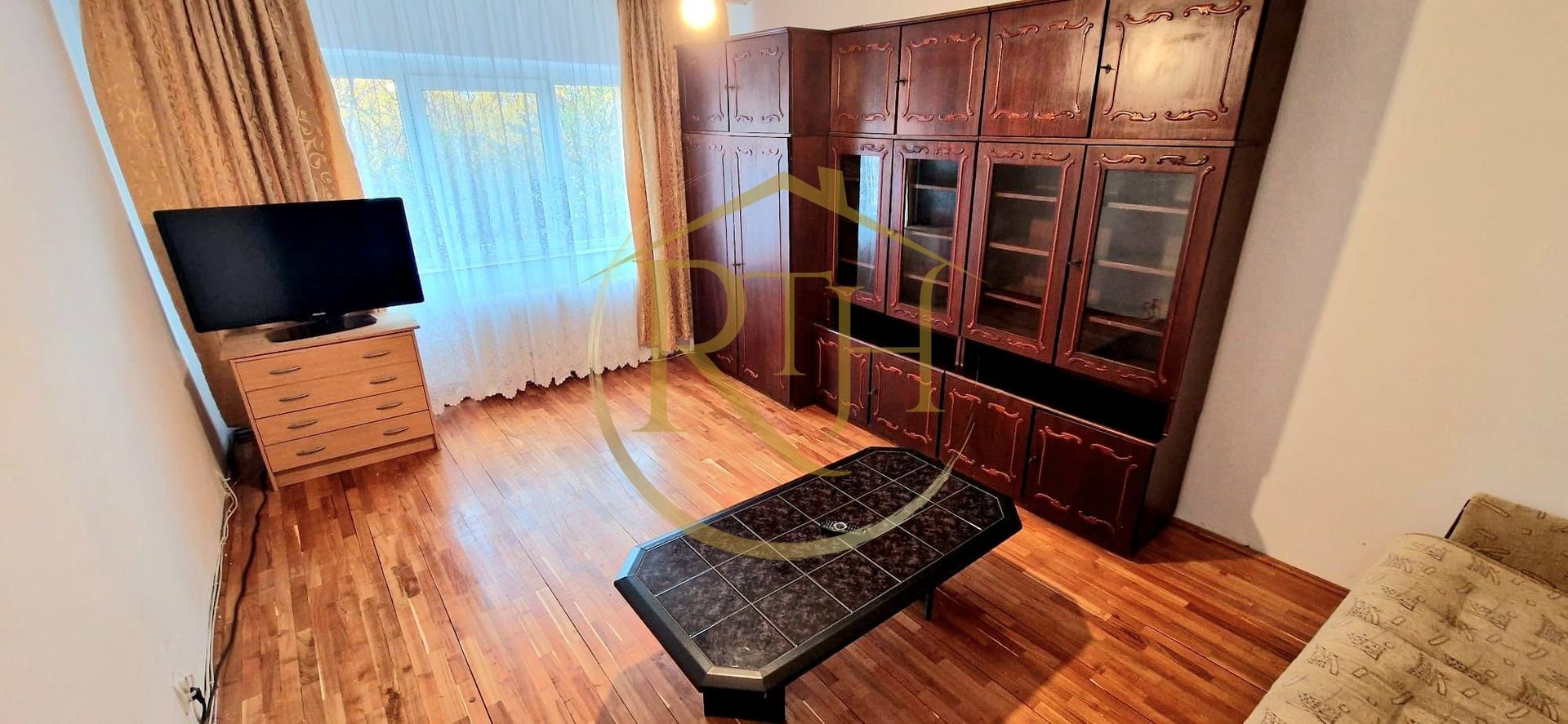 Ofer spre închiriere apartament 3 camere,2 bai, zona Lipovei, 400 euro/lună. - Poză 6