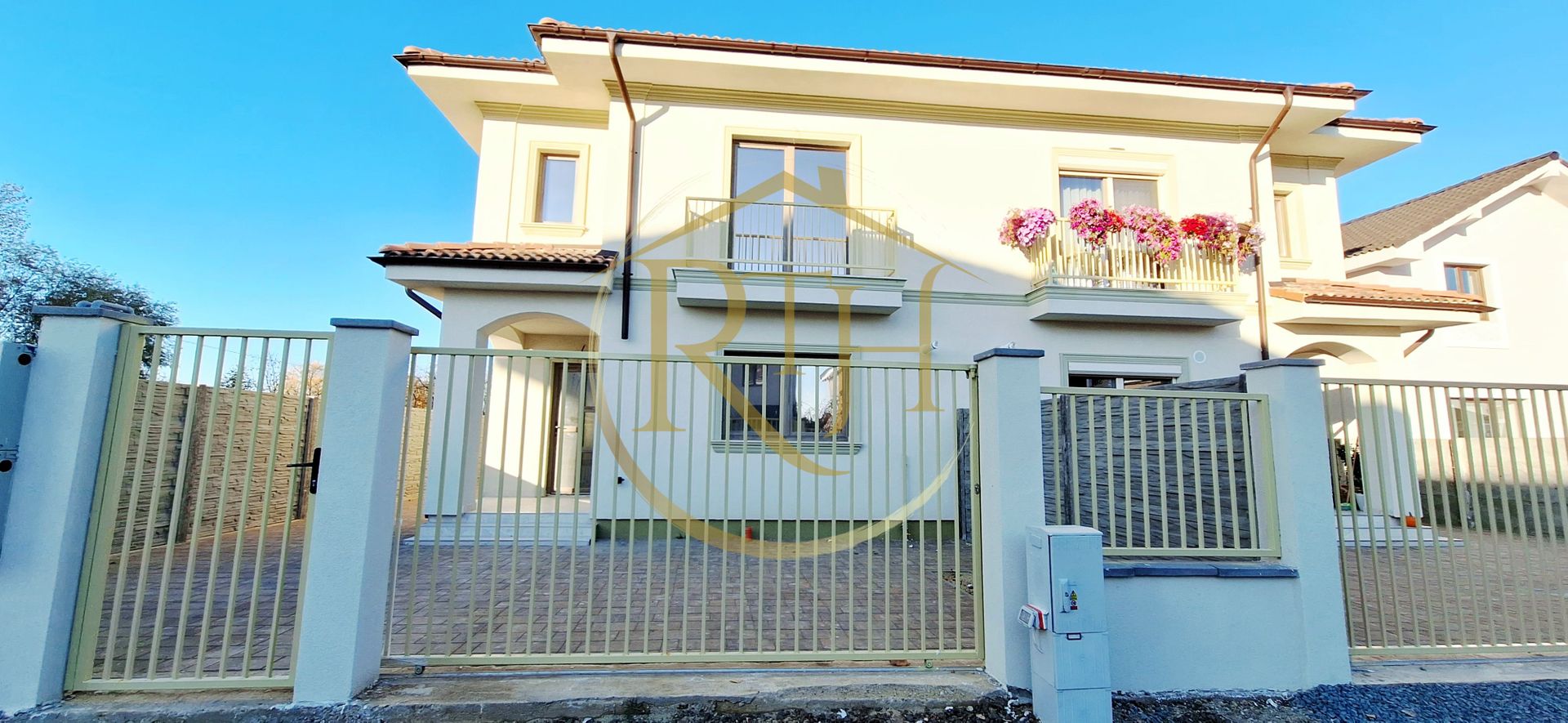 Oferim spre vanzare casa-duplex cu 4 camere si 3 bai situata in Giroc - Poză 1