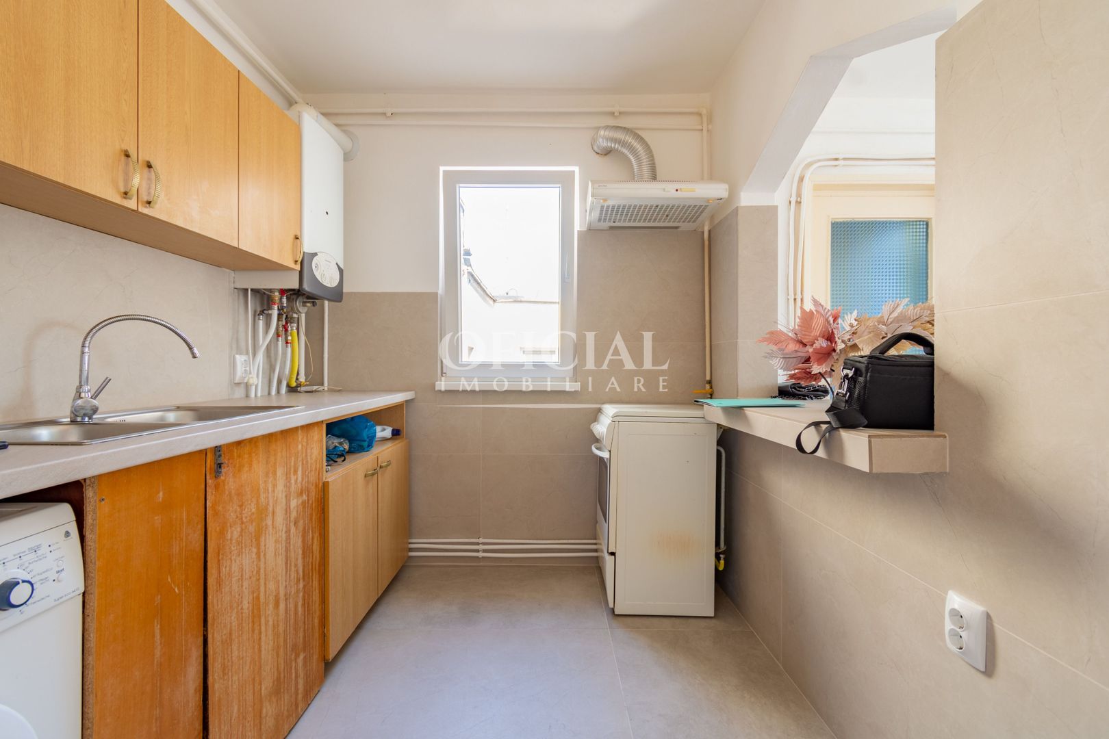 Apartament 3 Camere | 43 Mp | Renovat | Centrala | Manastur Mehedinti - Poză 4