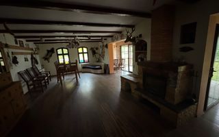 Oportunitate investitie: două reședințe de vacanță/ cabane 3940mp teren - Poză 4