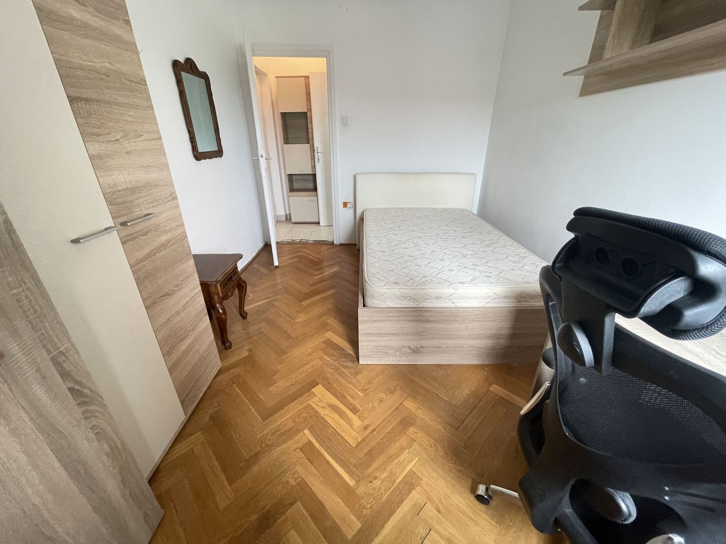 SPATIOS IN ZONA MEDICINEI -4 camere,garaj propriu si boxa - Poză 9