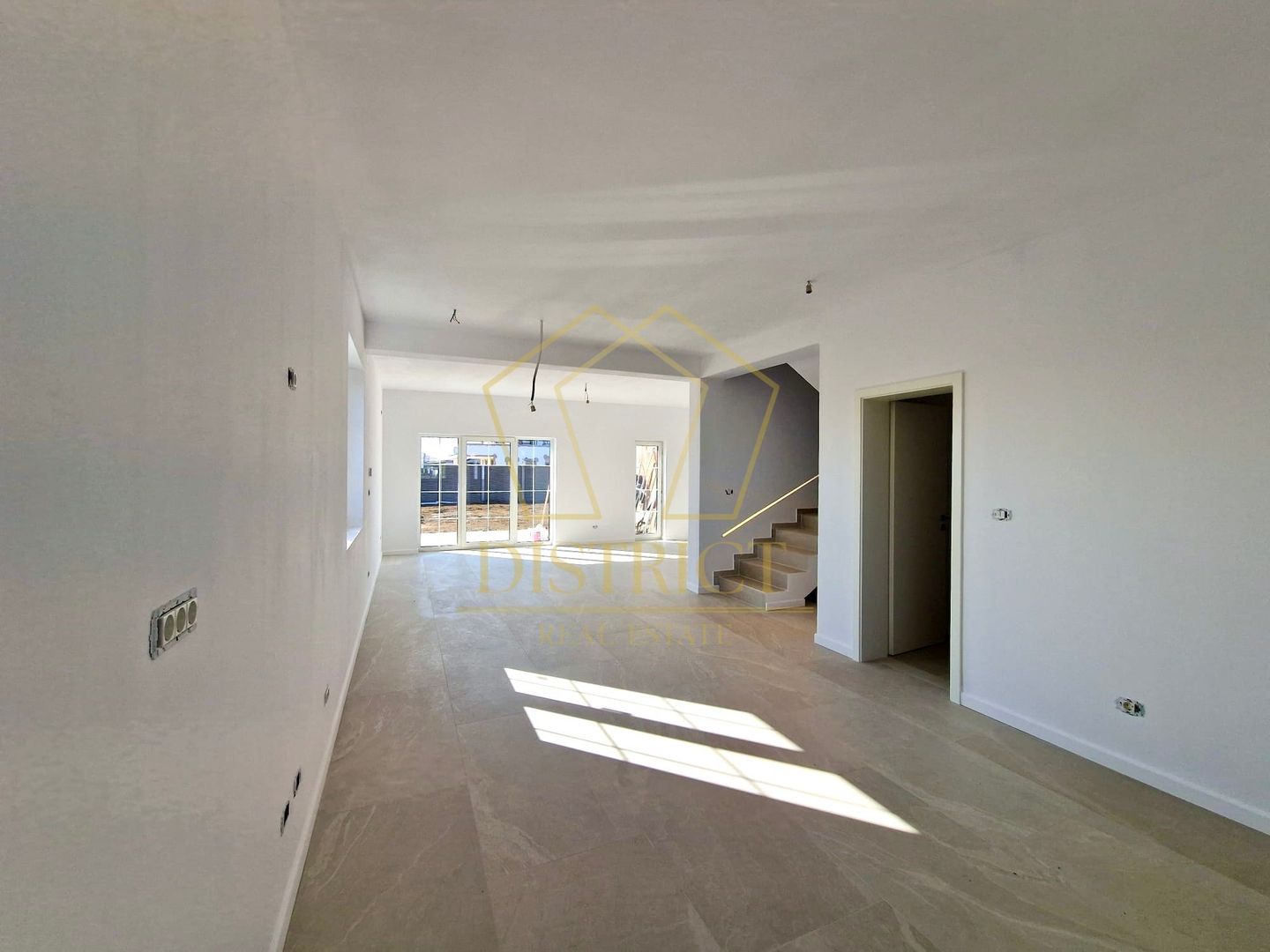 Duplex superb cu 4 camere si dressing | Mosnita Veche | Lidl - Poză 6