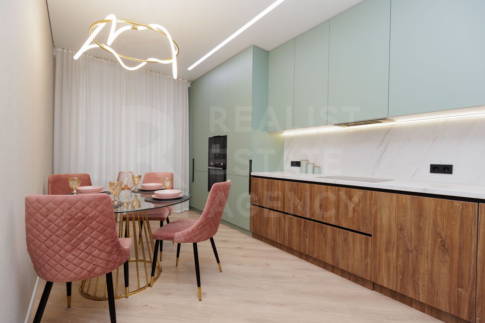 Vânzare, apartament, 3 camere,  str. Avraam Iancu, Centru. - Poză 2