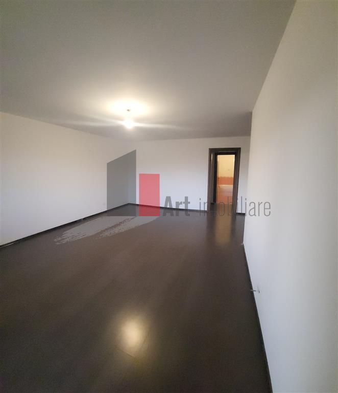 Apartament 3 camere Vitan metrou Mihai Bravu - Poză 4