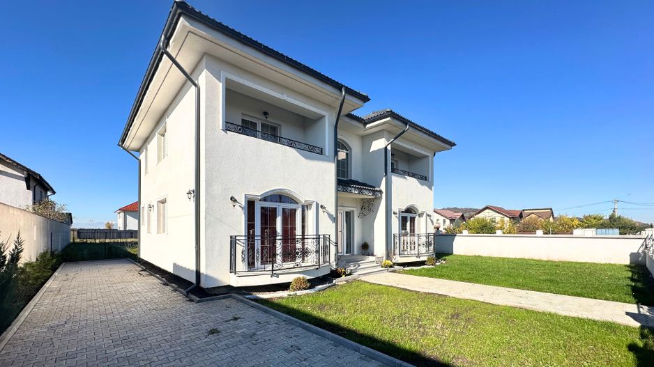 Vânzare casă 5 camere nouă elegantă și spațioasă în Hărman - Poză 4