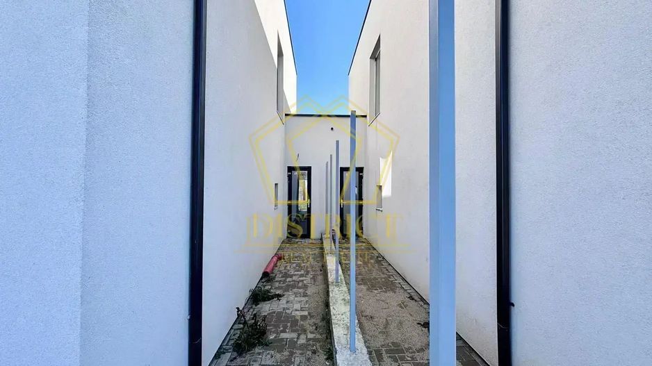 Duplex cu 5 camere, despartit prin camera tehnica I Dumbravita - Poză 12