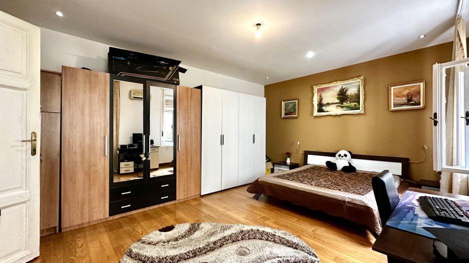 Apartament 4 camere,  cu vedere spre centrul vechi din Piața Unirii - Poză 4