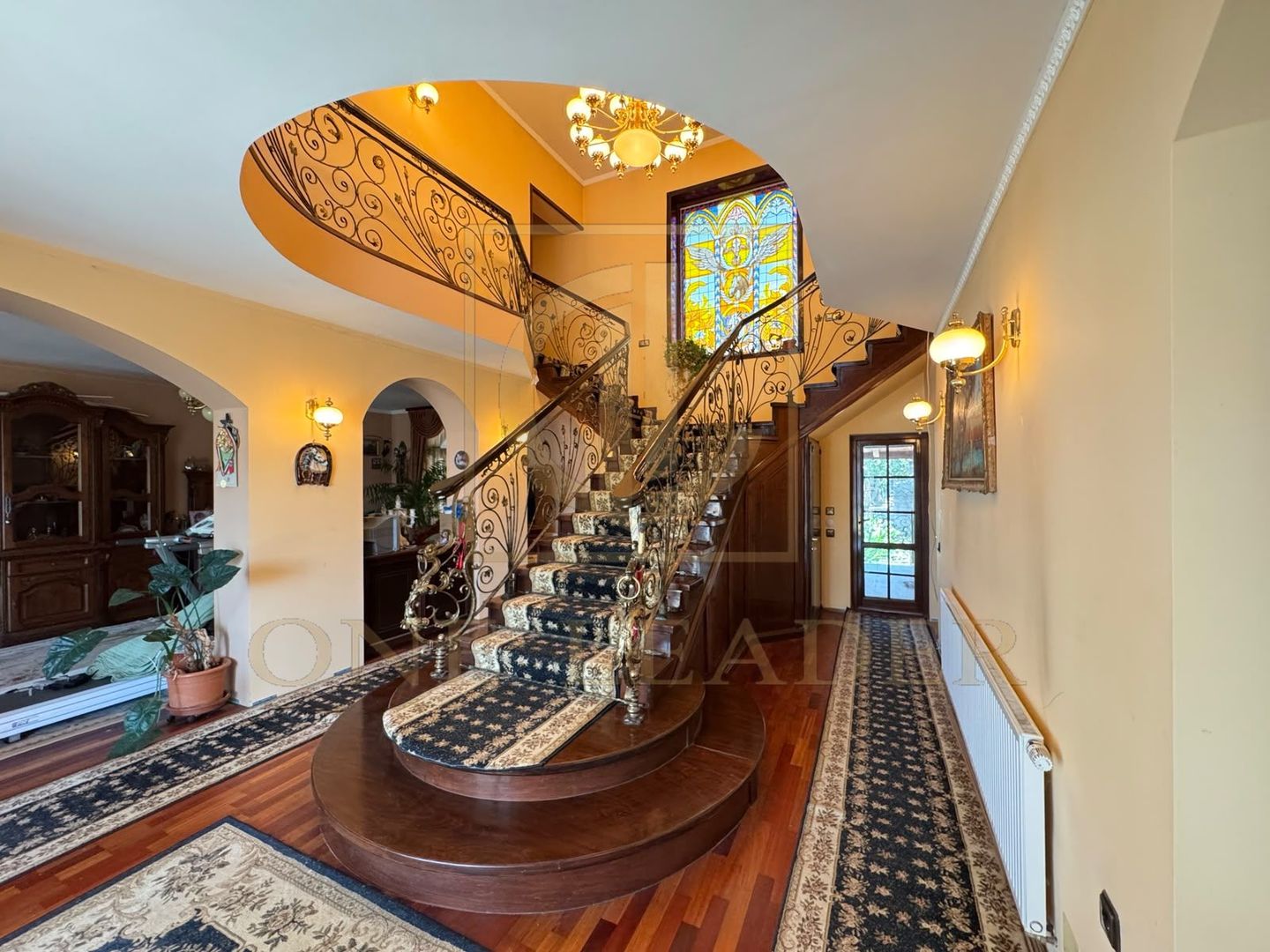 Casă Exclusivistă în Stil Baroc | 330 mp | Teren 1.200 mp - Poză 4