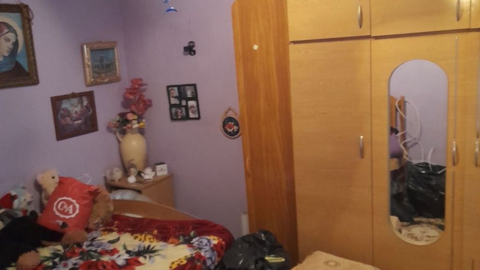 Vand apartament 3 camere zona Casa de cultura - Poză 1