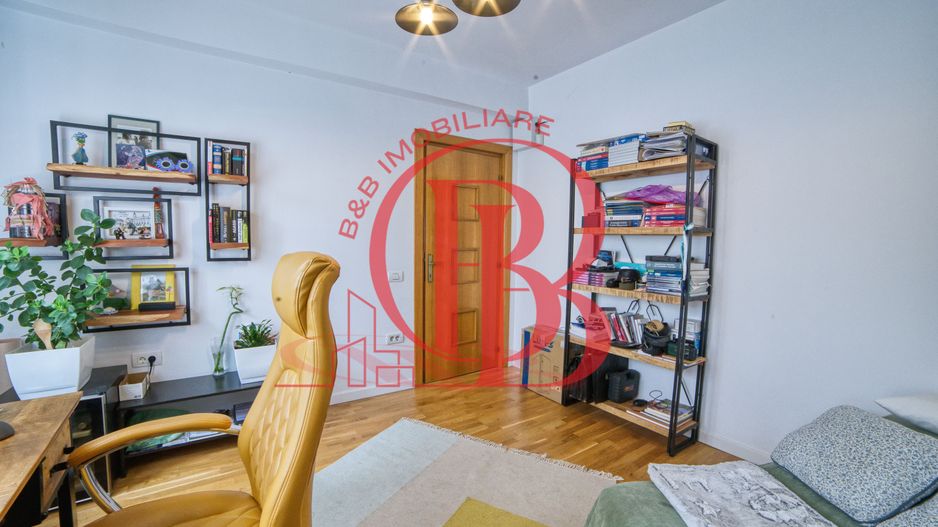 Casa complet mobilata 5 camere 3 bai curte generoasa - Poză 18