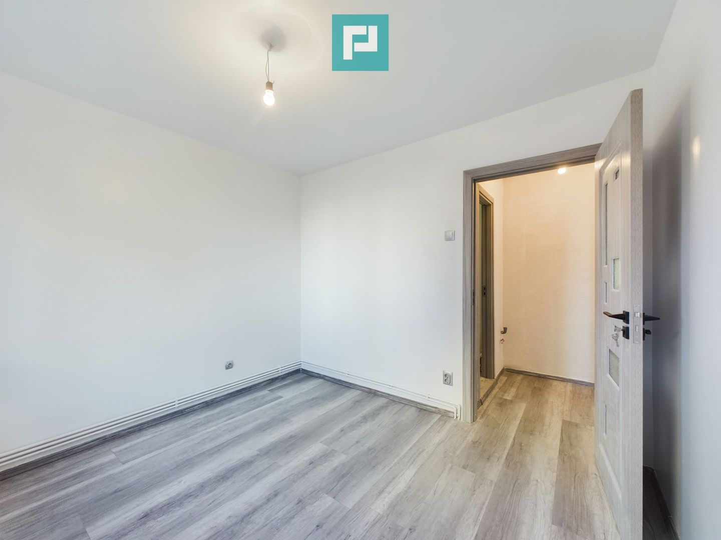 Apartament 3 camere pe str Hateg in Vlaicu - Poză 21