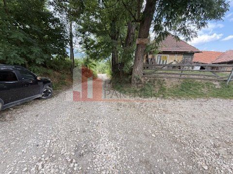 Teren intravilan 3.000 mp cu casă tradițională – Bran, sat Poarta - Poză 7