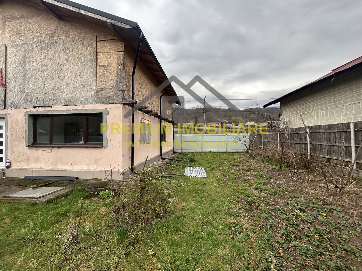 Casa de vanzare in Slanic Moldova . - Poză 20