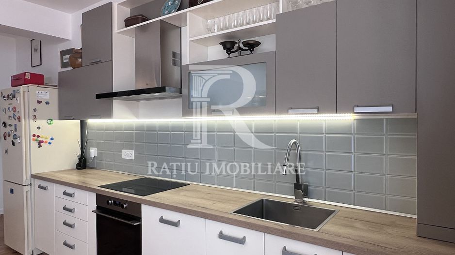 Penthouse cu Design Eclectic | Central | Panoramă Unică | Oradea - Poză 9